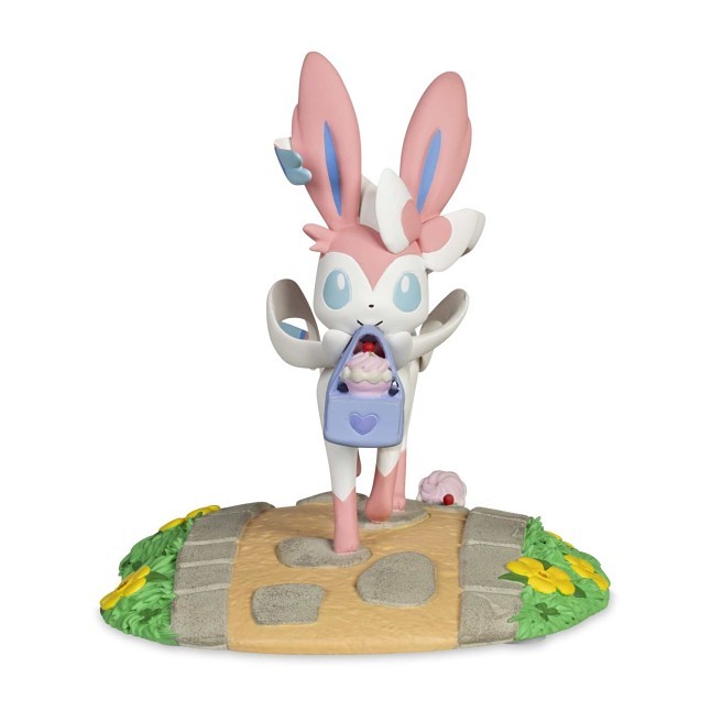 Charming Presents with Sylveon Evolving Personalities Figure